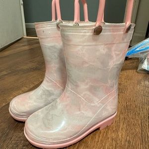 Size 6 girl toddler rain boots